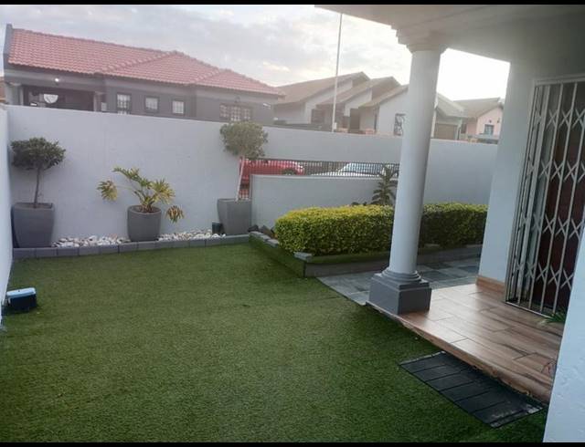 3 BEDROOM HOUSE FOR SALE IN PROTEA GARDEN